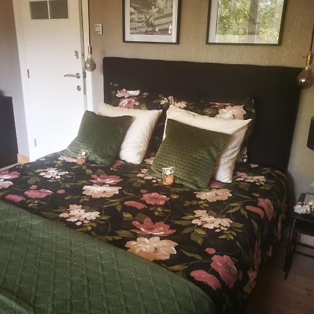Bed & Bokes Aan De Maaskant 拉纳肯 外观 照片